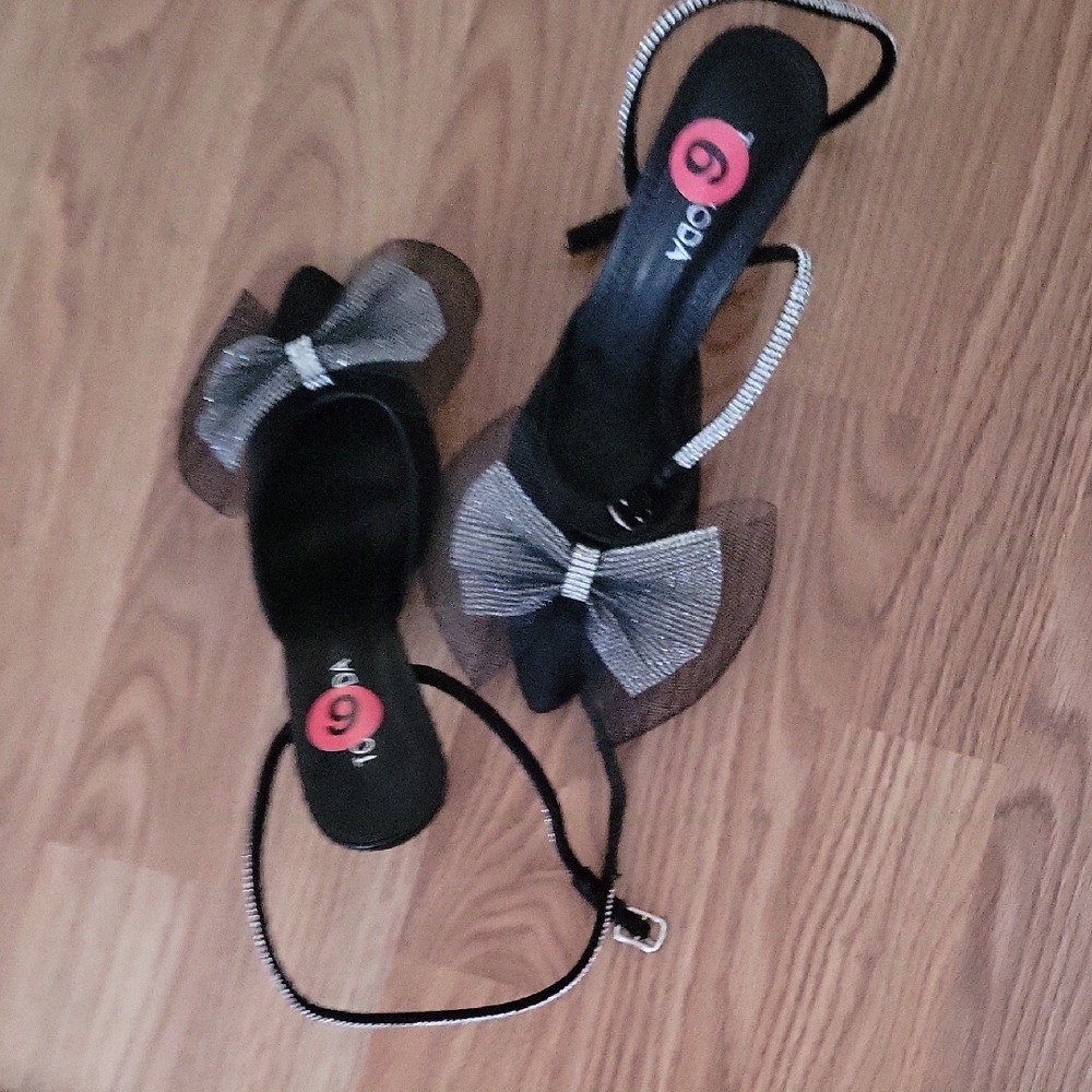 TOP Moda Black and Silver Bow Hair Accessory